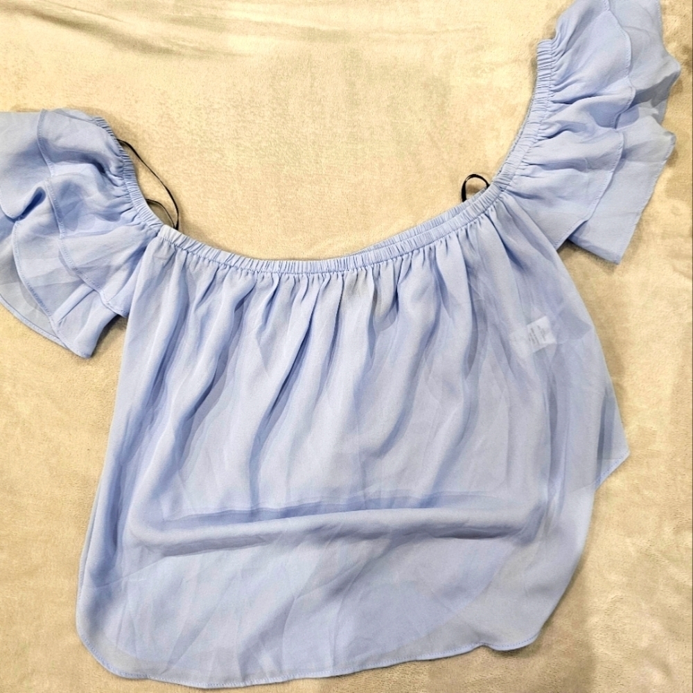 Dynamite Off-the-Sholder Crop Blouse